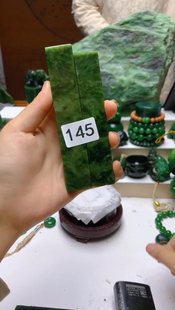 未镶嵌和田玉（碧玉）珠宝半成品1