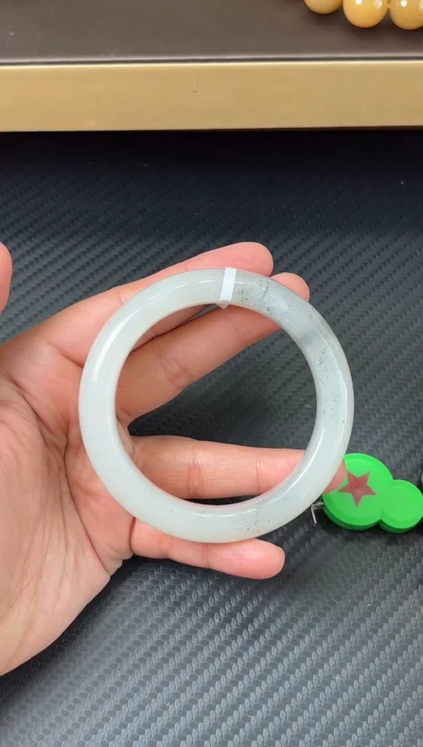 未镶嵌手镯和田玉和田黑山微色差56+mM