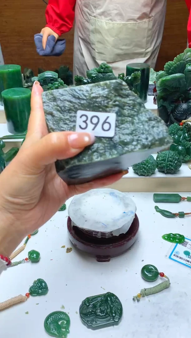 未镶嵌和田玉摆件1