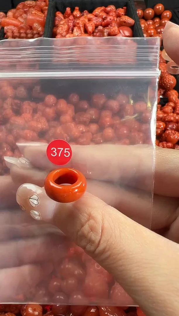 颈饰未镶嵌南红玛瑙1