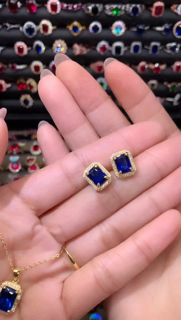 【闪购商品】蓝宝石耳饰银S925镶嵌68