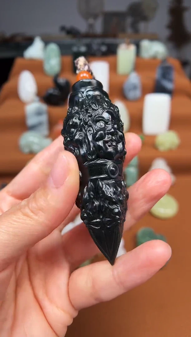 颈饰未镶嵌和田玉金刚杵