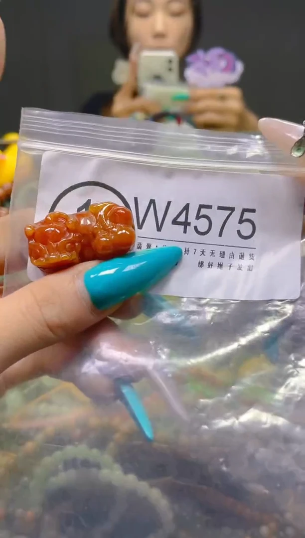 颈饰未镶嵌翡翠/W/翡翠A货，一件也是批发价