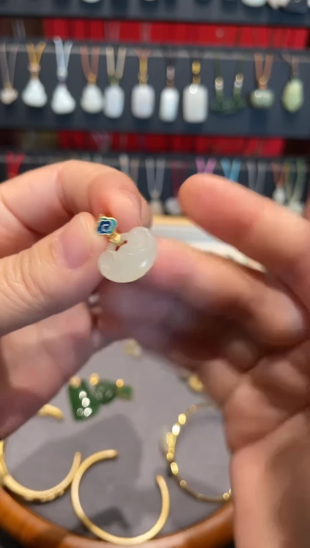 颈饰银S925镀金镶嵌和田玉如意