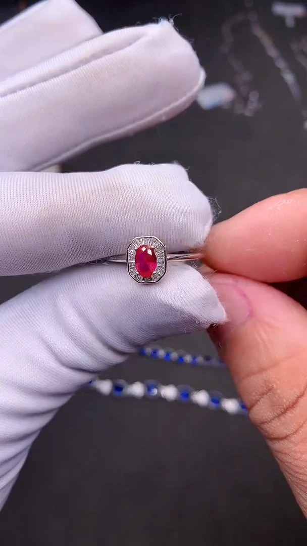 【闪购商品】红宝石戒指银S925镶嵌........