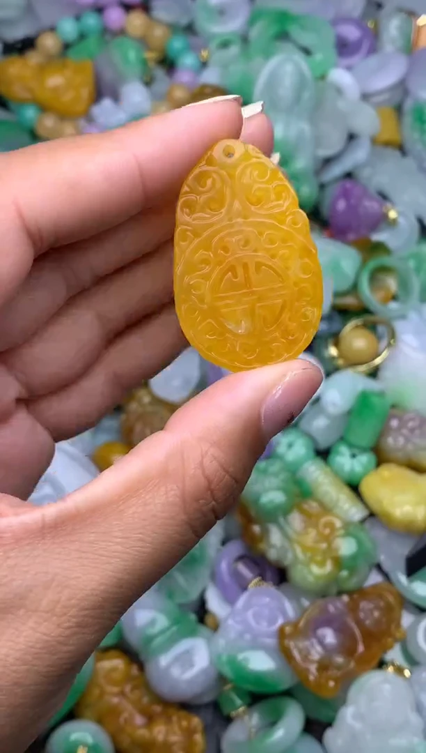 颈饰未镶嵌翡翠天然缅甸翡翠吊坠
