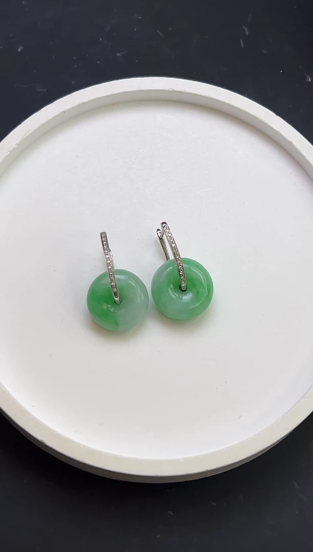 18K金镶嵌翡翠耳环YM911-11 绿扣耳环一对