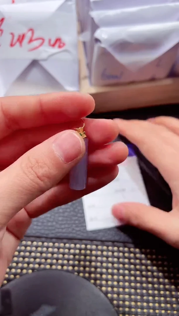 18K金镶嵌挂件翡翠88888