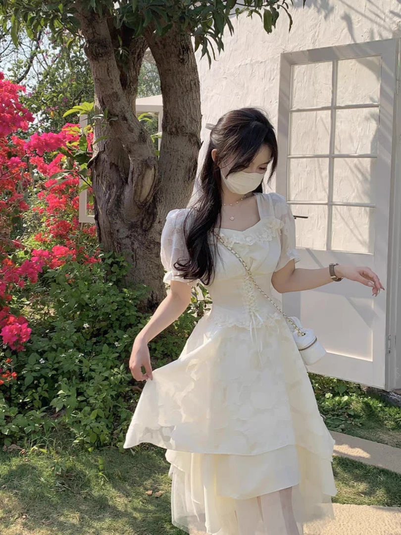 法式方领吊带连衣裙女夏秋收腰显瘦气质小个子高腰白色长裙夏季