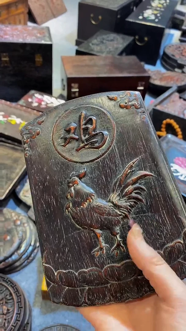 木紫檀雕刻一物一拍