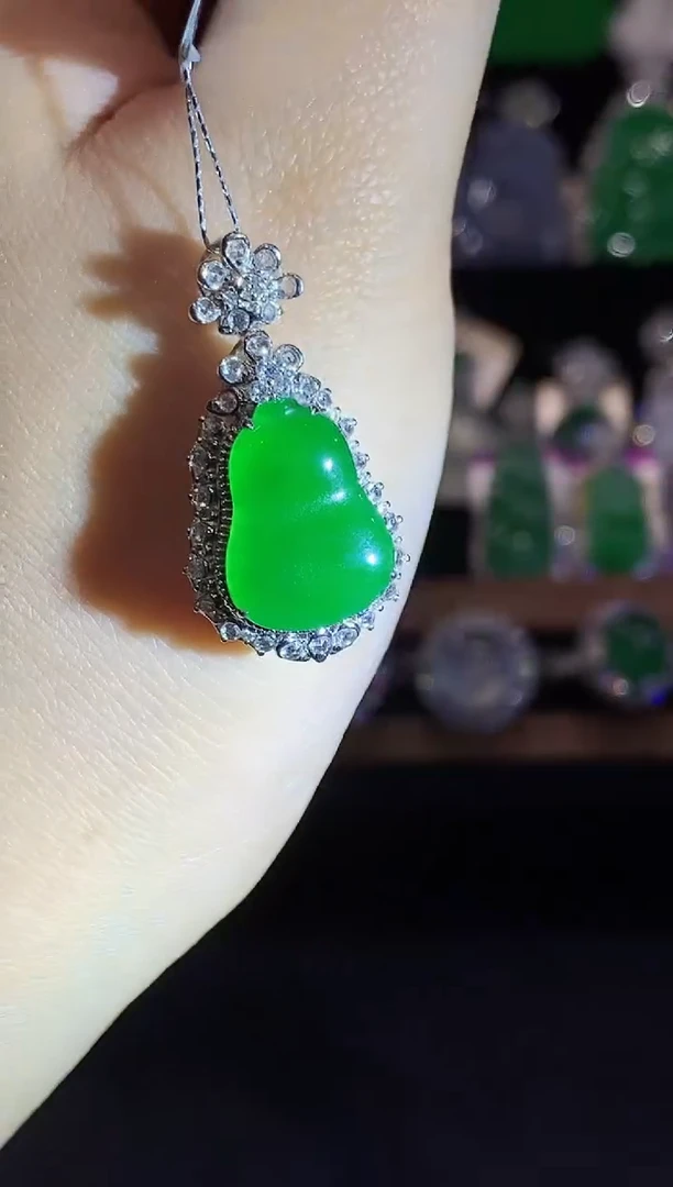 吊坠(不含链)18K金镶嵌翡翠CY多样性发其一