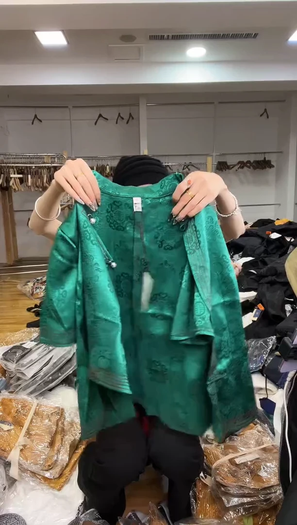 M码       90-105斤  半袖