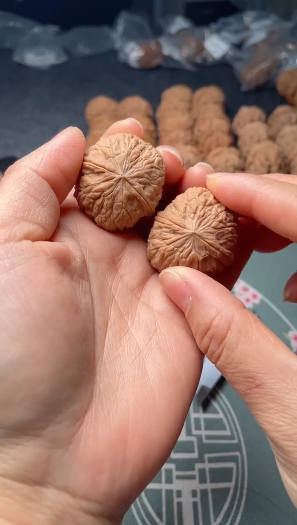 把件文玩核桃w108  猫眼 33尺