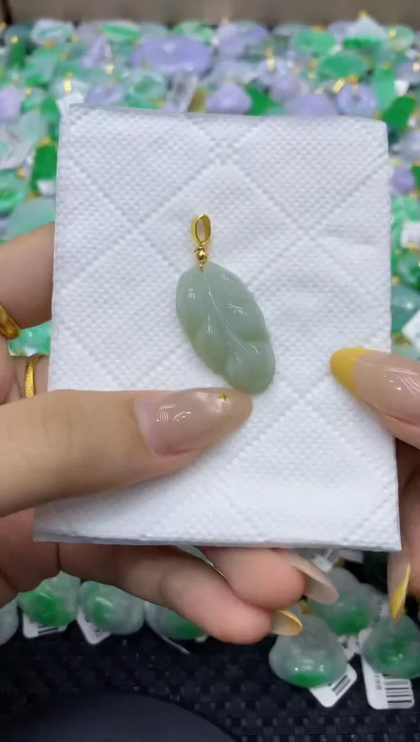 颈饰未镶嵌翡翠天然缅甸翡翠A货