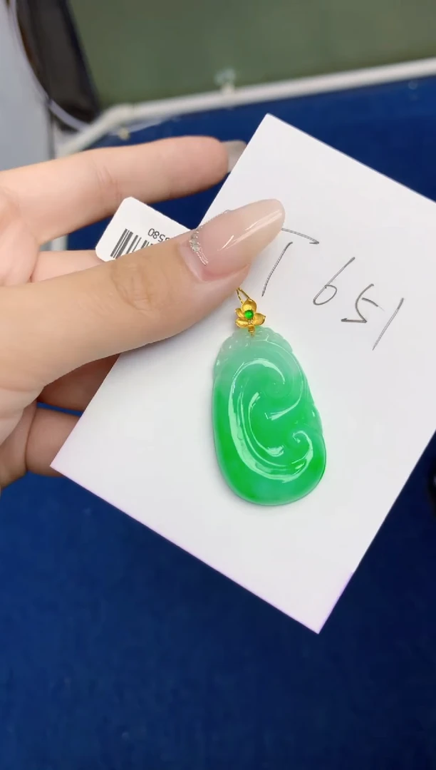 翡翠18K金镶嵌颈饰天然缅甸A货翡翠