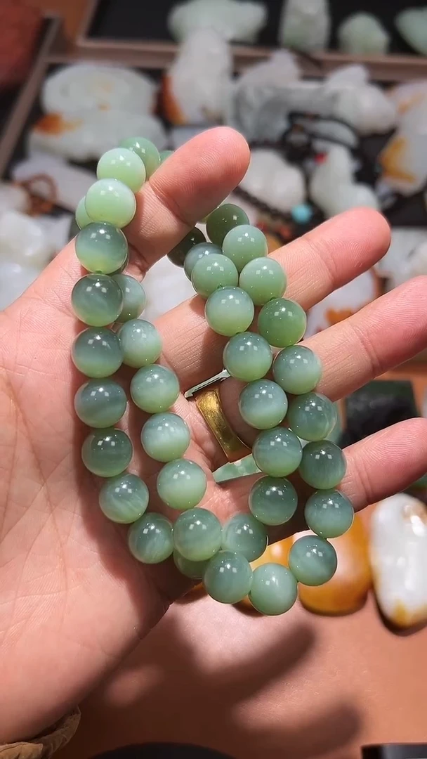 未镶嵌和田玉把件全**。和田玉