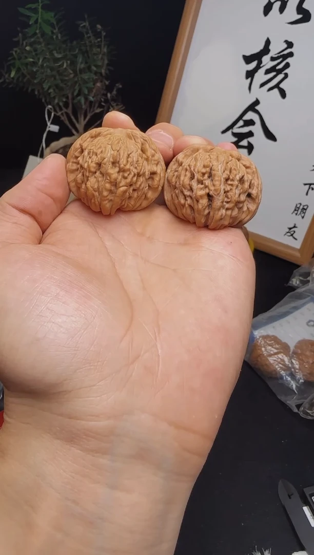 【闪购商品】文玩核桃把件A四座楼