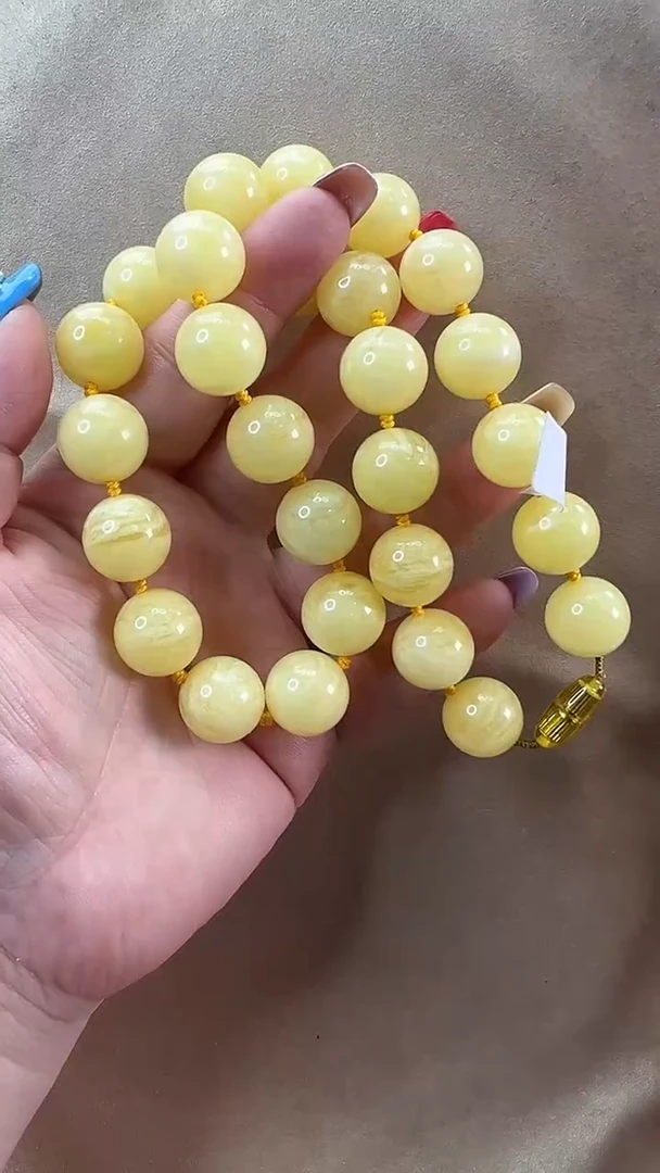 未镶嵌颈饰琥珀吊坠