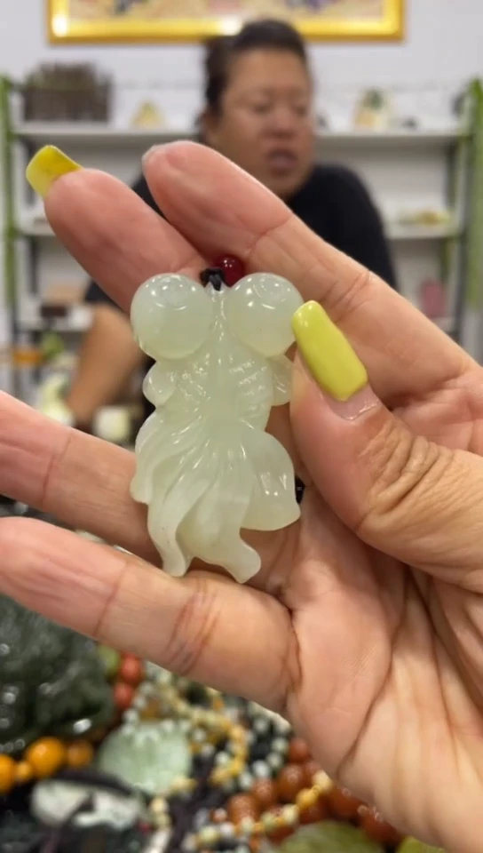 未镶嵌岫玉吊坠
