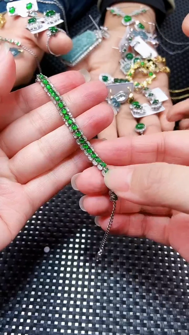 【闪购商品】翡翠手链未镶嵌111111111