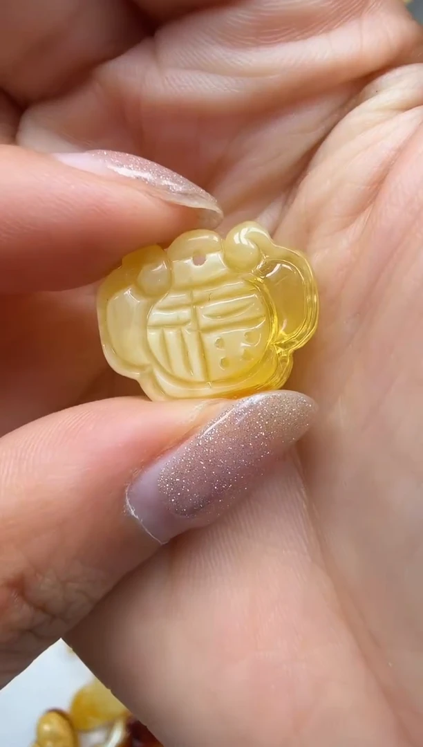 裸石琥珀未镶嵌如图