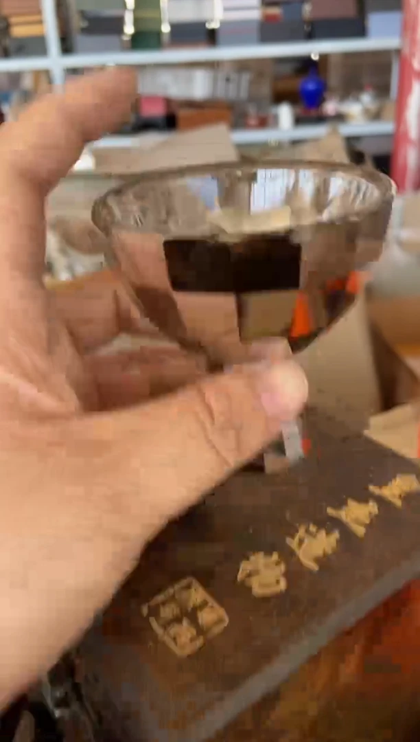 无运费险有瑕疵的摄影的产品有使用过的痕迹有点脏介意勿拍