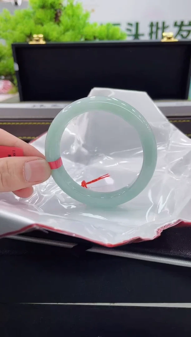 【闪购商品】翡翠手镯未镶嵌手镯