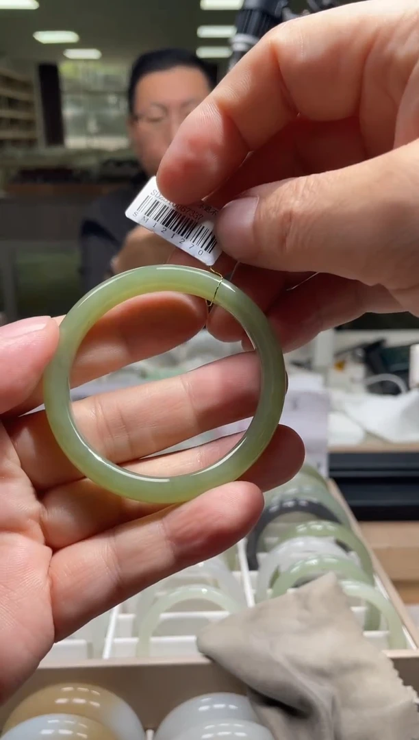 未镶嵌手镯和田玉51-53圈口 1270