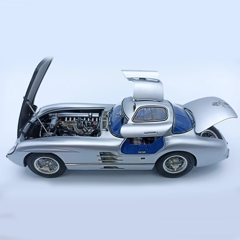 CMC梅赛德斯-奔驰 300 SLR 合金汽车模，1955 年，蓝色内饰，模型车