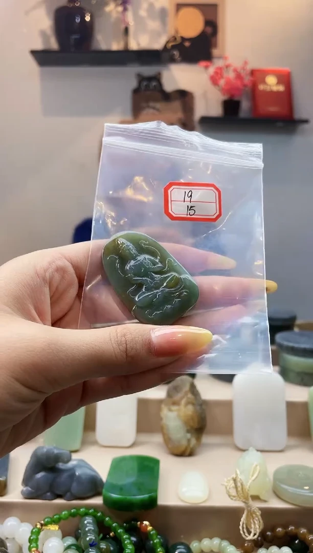 未镶嵌和田玉挂件1