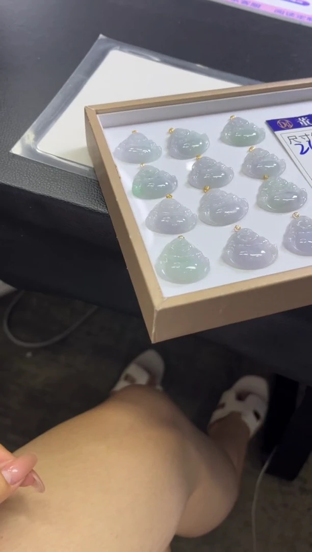 颈饰18K金镶嵌翡翠V129/多样性发一件/配绳子