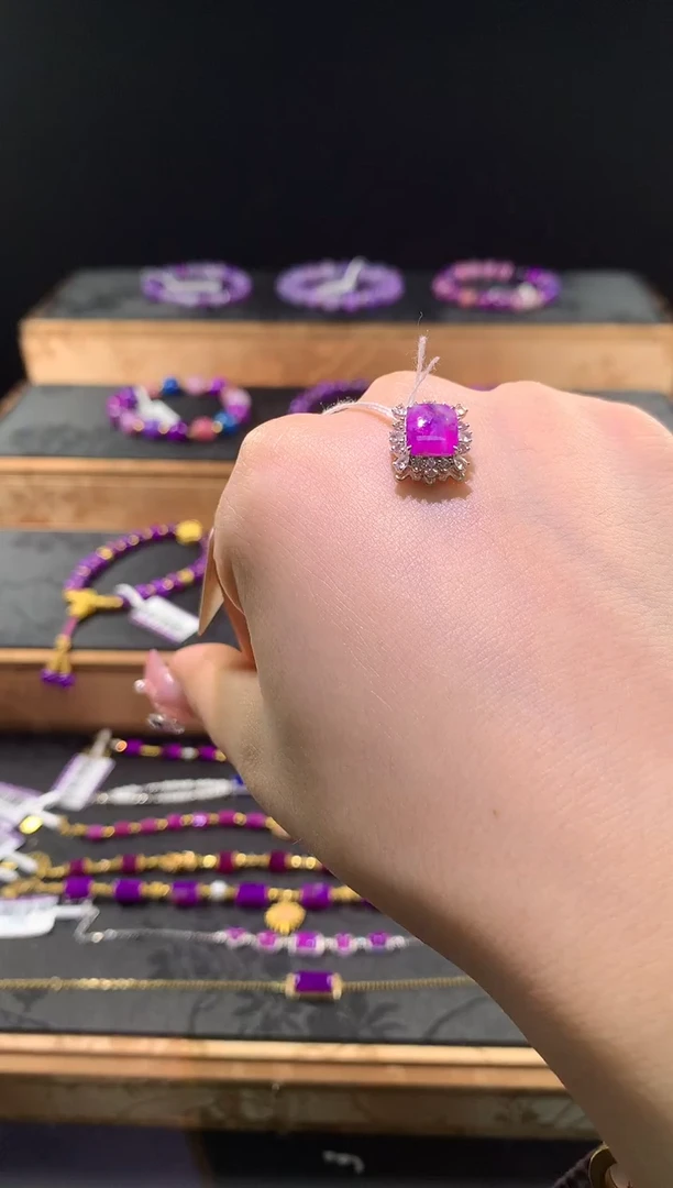 苏纪石（舒俱来）18K金镶嵌.潘潘