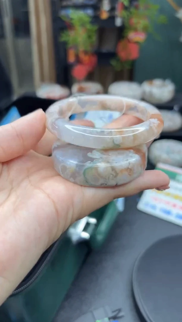 【闪购商品】石英质玉手镯未镶嵌52（57圈赠送镯心）