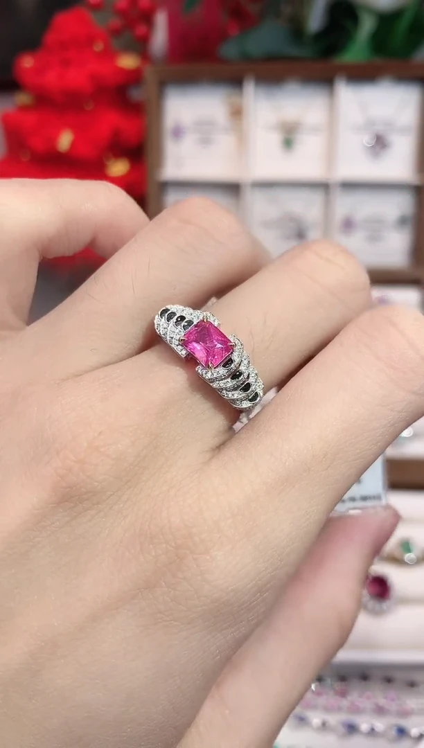 18K金镶嵌戒指尖晶石1.06ct/天然宝石/七天无理由