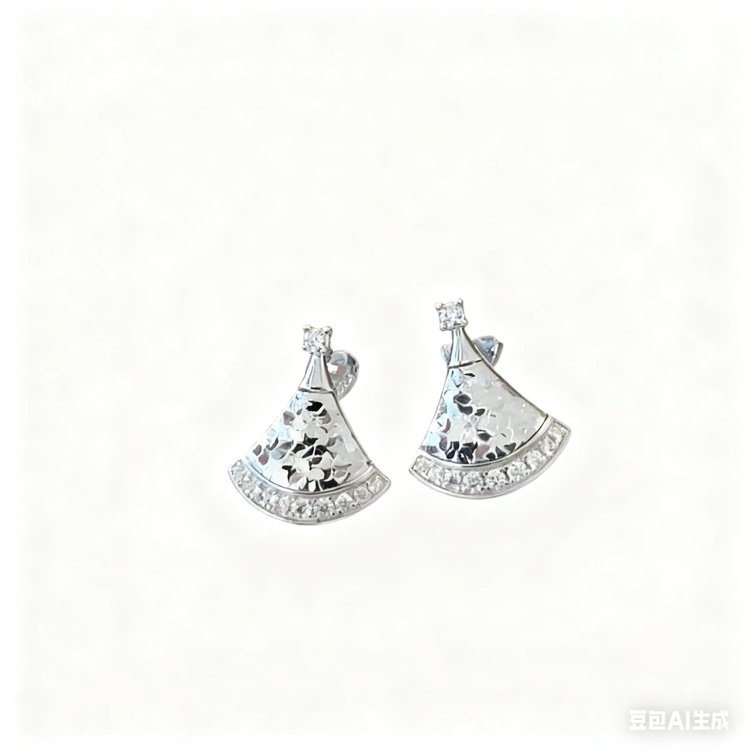 合金耳饰 6190~镀K金轻奢风碎冰冰小裙子设计小众高级感耳钉