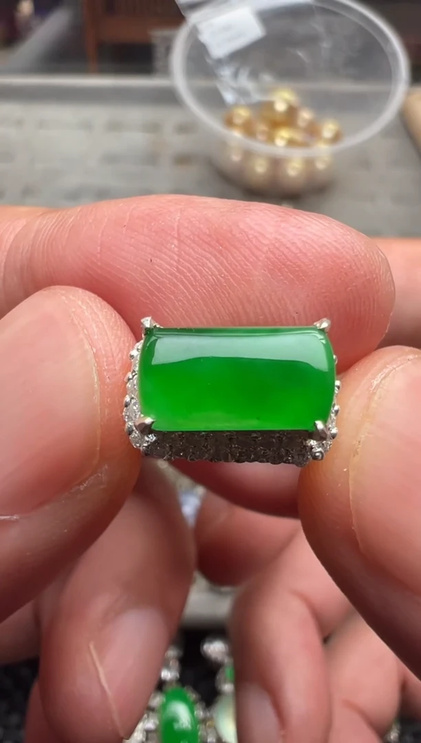 定制翡翠未镶嵌天然A货翡翠