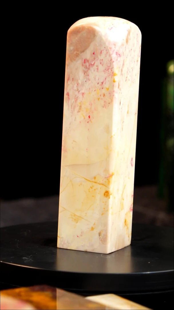 昌化石瓷白田黄鸡血石