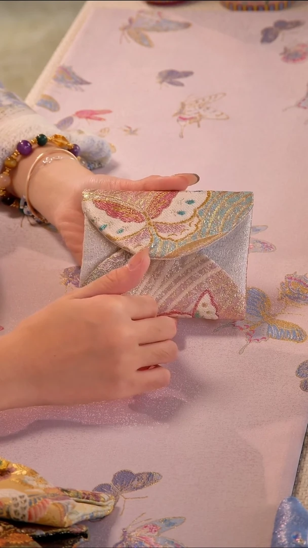 晴*非遗西阵织 如图所示