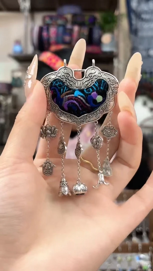 织绣民族风非遗老绣苗银饰品726