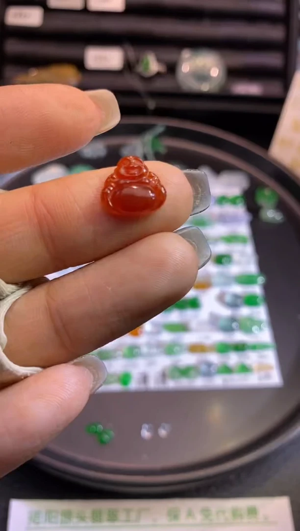 翡翠挂件未镶嵌佛公