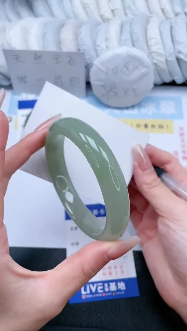 【闪购商品】石英质玉手镯未镶嵌T203-62.7