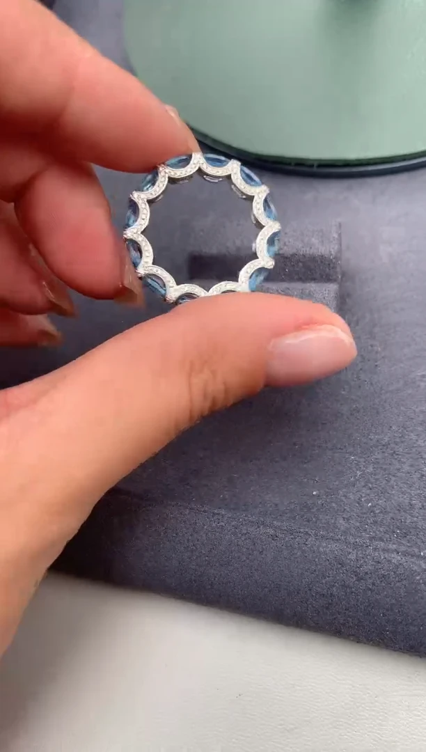 【闪购商品】海蓝宝石戒指18K金镶嵌2.6ct海蓝宝戒指