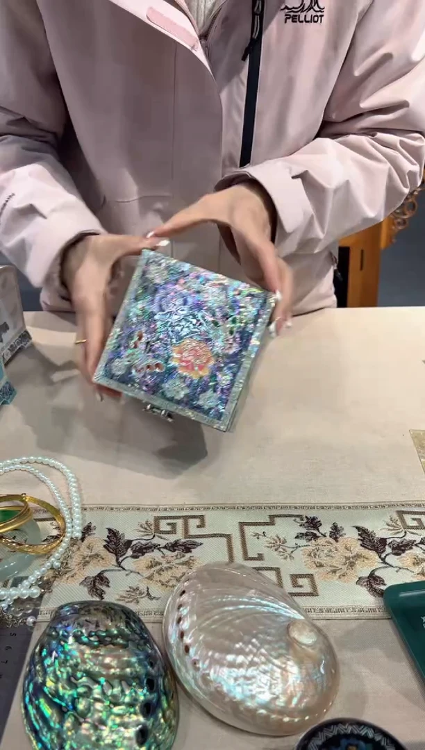 【闪购商品】白边黑底·弘贝雅螺钿漆器文化馆