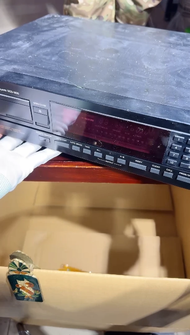 8新潮***陈   848中古商品，瑕疵品，不保好坏。