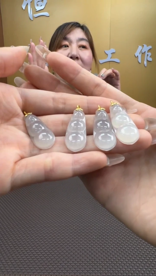 【闪购商品】和田玉挂件18K金镶嵌多样性，发一