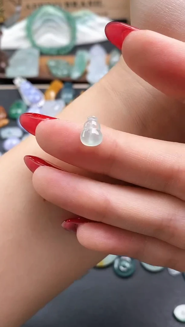 颈饰未镶嵌翡翠立体葫芦