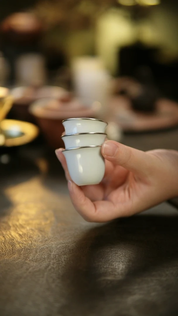 l***y阿眠     陋影素胎包银口单杯*3