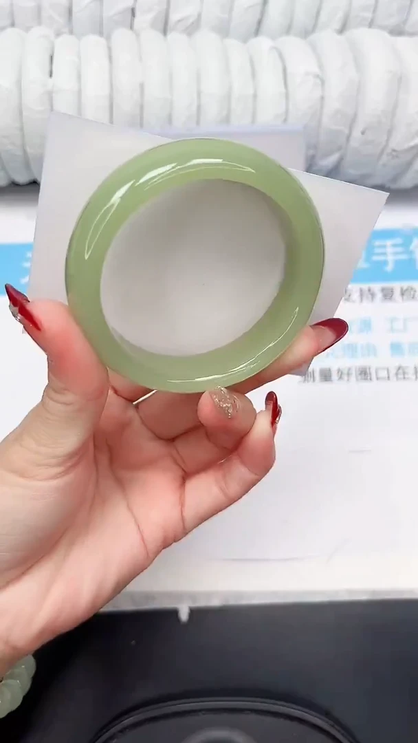 未镶嵌手镯石英质玉129-55.1NYG