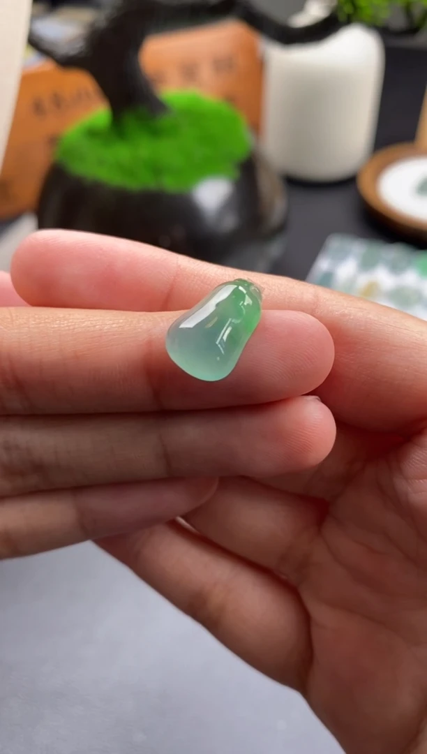 颈饰未镶嵌翡翠翡翠冰种福瓜