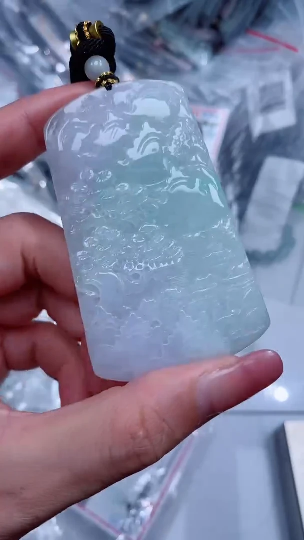 翡翠未镶嵌颈饰吊坠
